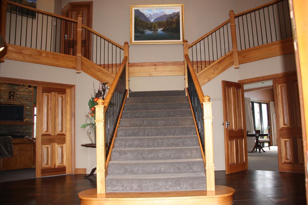 Dock Bay Lodge Te Anau Exterior foto