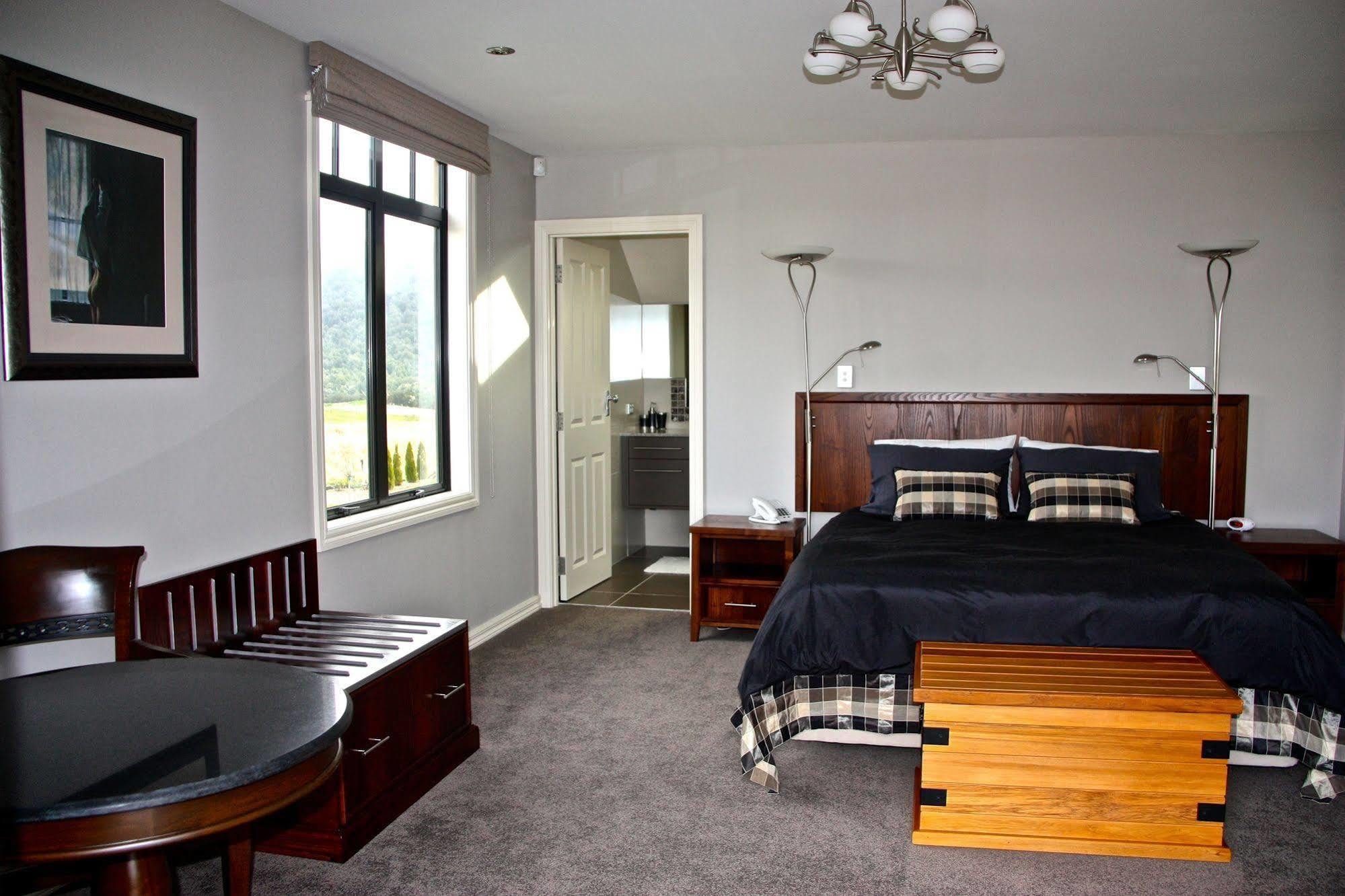 Dock Bay Lodge Te Anau Exterior foto